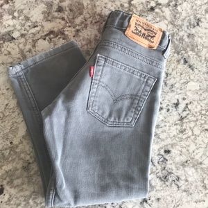 Size 6 Levi’s 🔥